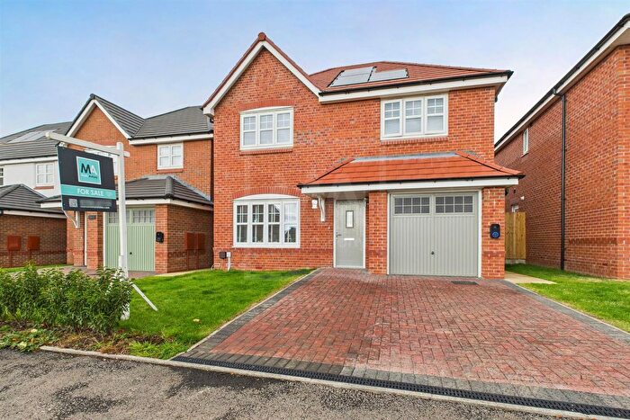 4 Bedroom Detached House For Sale In Lower Hays, Daresbury, Warrington, WA4