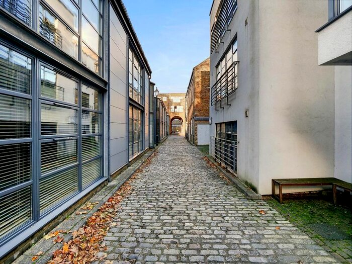 2 Bedroom Flat To Rent In Clare Lane, Canonbury, N1