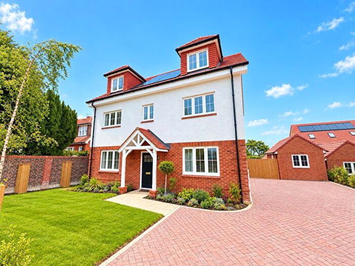 4 Bedroom Detached House For Sale In Summerdown, Eastbourne, East Sussex, BN20