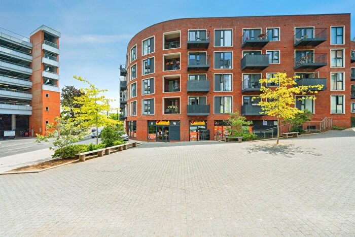 2 Bedroom Flat For Sale In Lilys Walk, High Wycombe, HP11