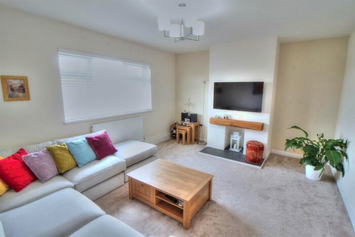 2 Bedroom Flat To Rent In Shakespeare Square, Ilford, IG6