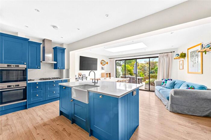 3 Bedroom End Of Terrace House For Sale In Queenswood Avenue, Walthamstow, London, E17