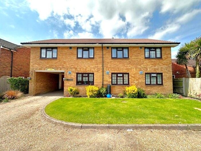 1 Bedroom Flat To Rent In Staines, Surrey, TW19
