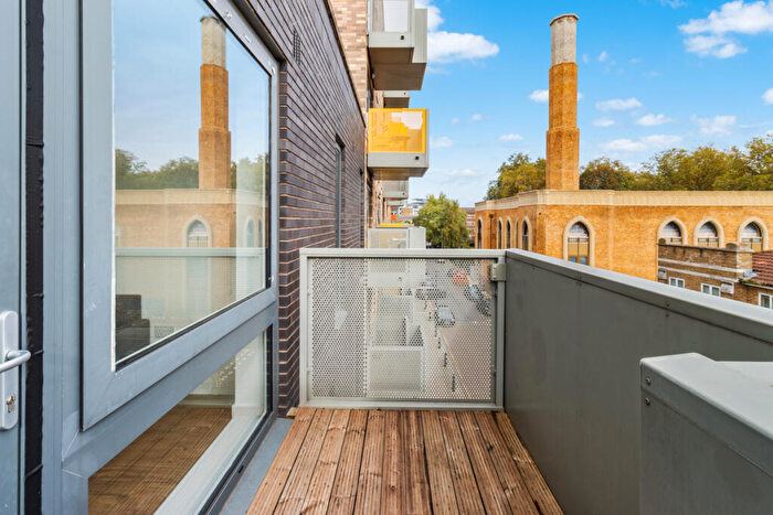 1 Bedroom Flat To Rent In Fizzy Stepney Green, Killick Way, London, E1