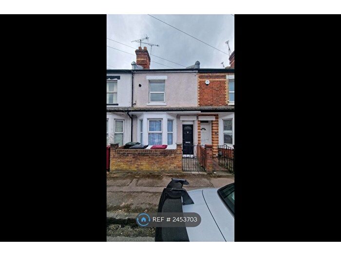 3 Bedroom Terraced House To Rent In Queens Road, Caversham, Reading, RG4