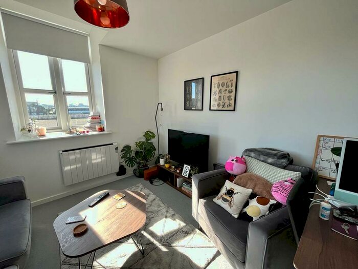 2 Bedroom Apartment To Rent In Viaduct Road, Leeds, LS4