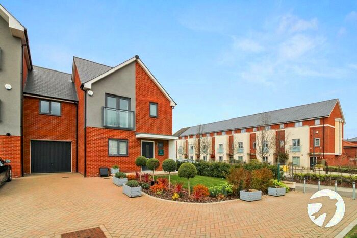 3 Bedroom End Of Terrace House To Rent In Thackeray Drive, Northfleet, Gravesend, Kent, DA11