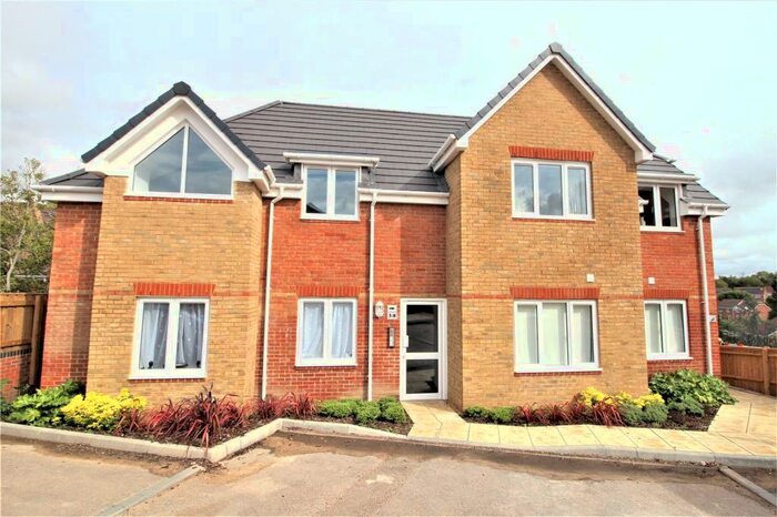 2 Bedroom Apartment To Rent In Botley Road, Park Gate, Southampton, Hampshire, SO31