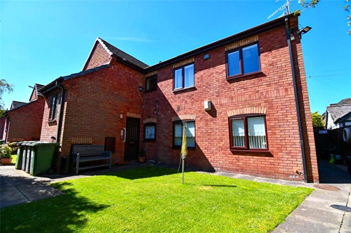 2 Bedroom Flat For Sale In St. Pauls Close, Birkenhead, Wrirral, CH42