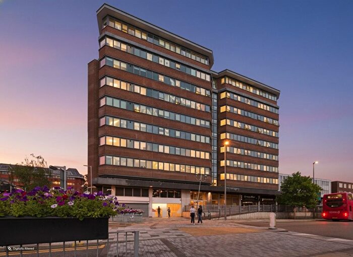 1 Bedroom Flat To Rent In Hamilton House, Marlowes, Hemel Hempstead, Hertfordshire, HP1