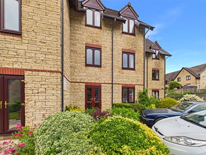 1 Bedroom Flat For Sale In Wesley Court, Stroud, Gloucestershire, GL5