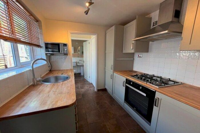 2 Bedroom Property To Rent In Swindon Road, Swindon, SN1