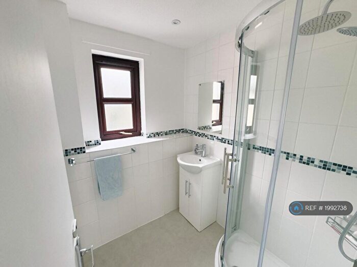 2 Bedroom Flat To Rent In Commercial Road, Exeter, EX2