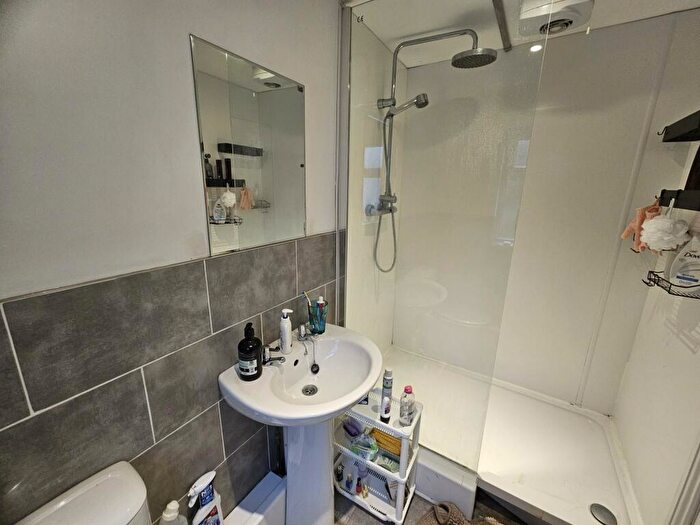 5 Bedroom Semi-Detached House To Rent In Hollingdean Road, Brighton, BN2