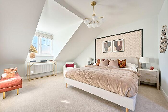 3 Bedroom Terraced House For Sale In Harvest Ride, Warfield, Bracknell, RG42