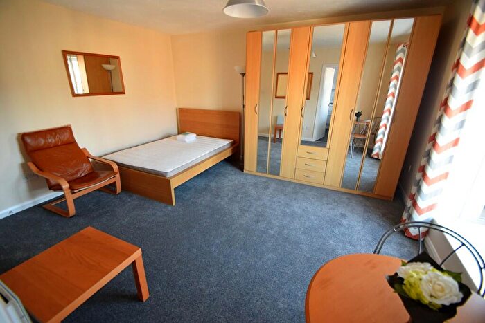 Apartment To Rent In Abbeyfields Close, Park Royal, NW10