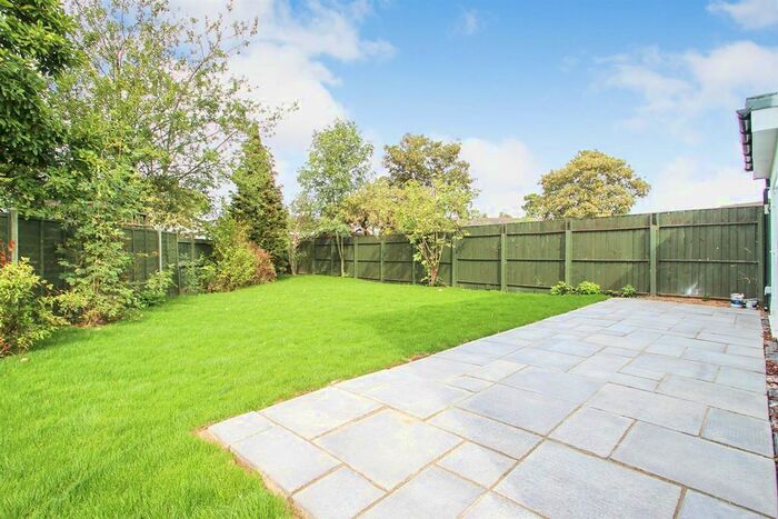 4 Bedroom Semi-Detached House To Rent In Ivydene, West Molesey, KT8