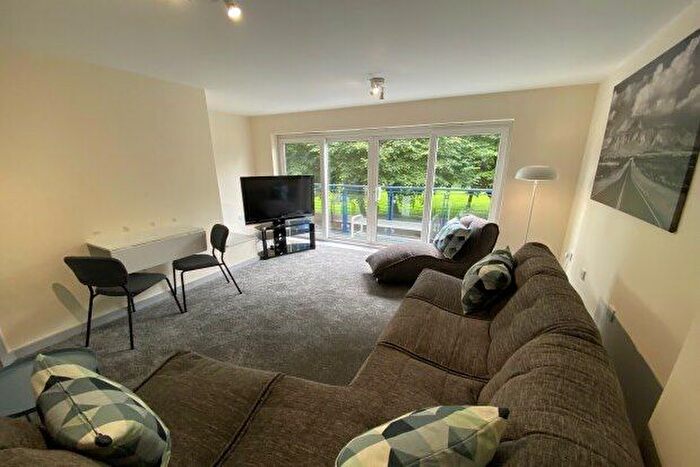 4 Bedroom Town House To Rent In The Sanctuary, Manchester, M15
