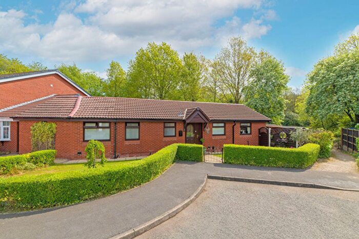 3 Bedroom Detached Bungalow For Sale In Langland Close, Callands, WA5