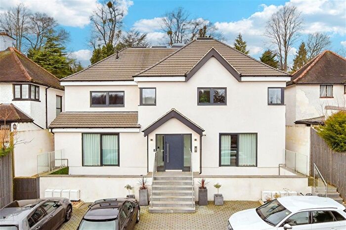 2 Bedroom Flat For Sale In Purley Rise, Purley, Surrey, CR8