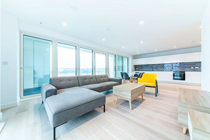 3 Bedroom Flat To Rent In Carrick House, Royal Wharf, E16