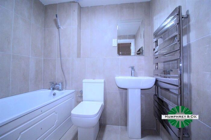 2 Bedroom Flat To Rent In High Road, Ilford, IG1