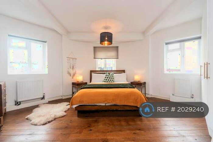 2 Bedroom Flat To Rent In Sunnyside House, London, NW2