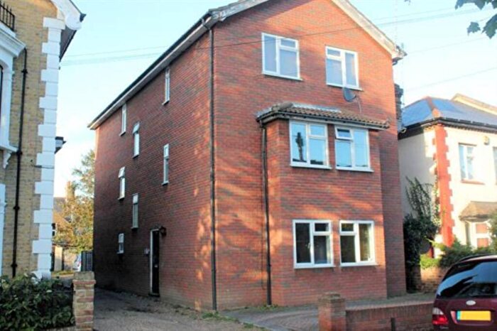 2 Bedroom Flat To Rent In Park Terrace, Westcliff On Sea, SS0