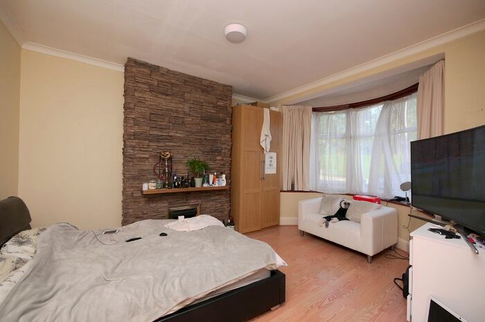 5 Bedroom Terraced House To Rent In Barley Lane, Ilford, Greater London IG3