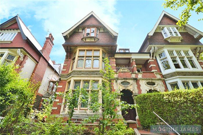 7 Bedroom Semi-Detached House For Sale In Ninian Road, Cardiff, CF23