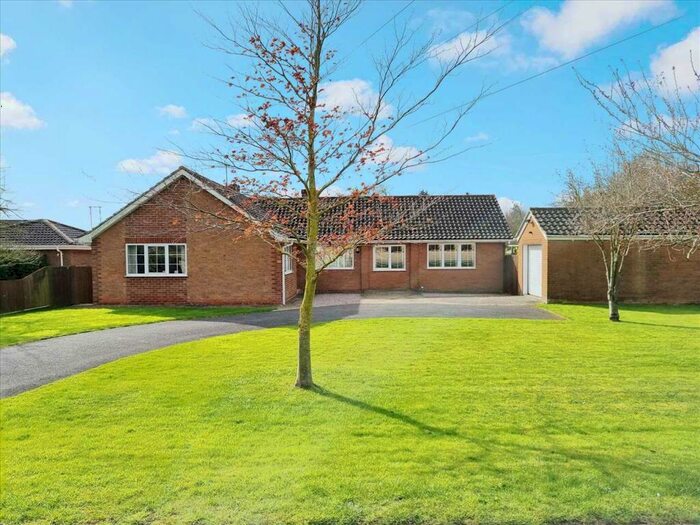 3 Bedroom Bungalow For Sale In Main Street, Scopwick, LN4