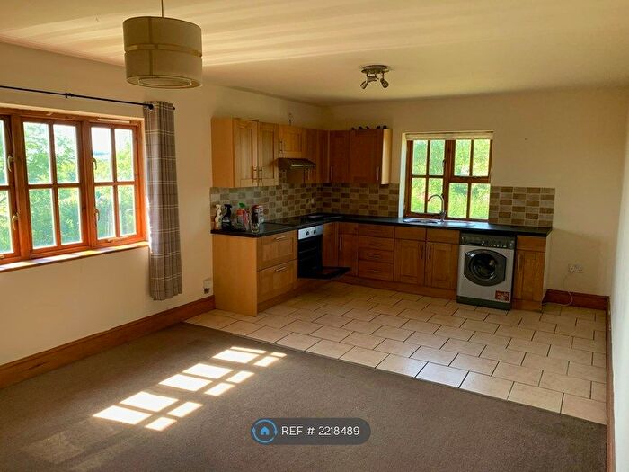 1 Bedroom Flat To Rent In Stokeinteignhead, Newton Abbot, TQ12