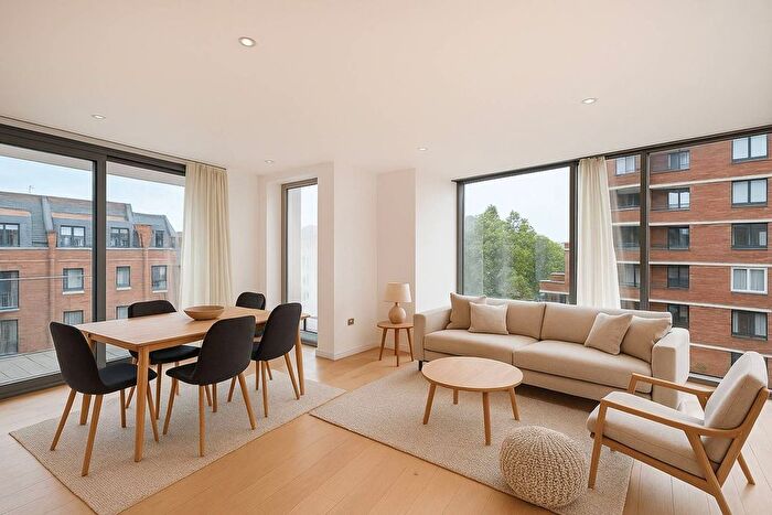 2 Bedroom Flat For Sale In Belvoir House, Vauxhall Bridge Road, Pimlico, London, SW1V