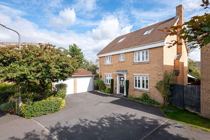 5 Bedroom Detached House For Sale In Warwick Road, Pitstone, Buckinghamshire, LU7