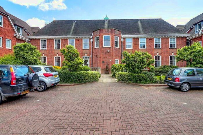 1 Bedroom Retirement Property To Rent In Belvedere Court, High Street, Hoddesdon, EN11