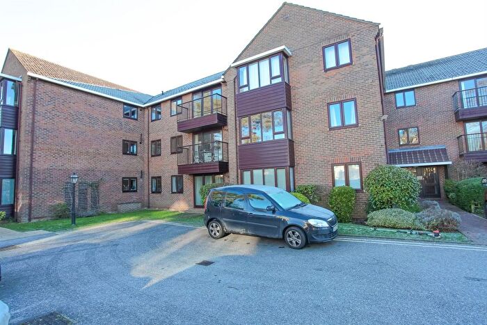 3 Bedroom Flat To Rent In Hernes Road, Oxford, OX2