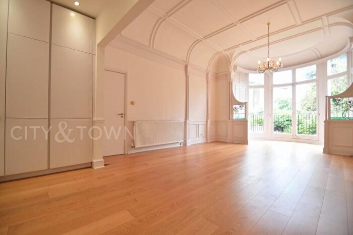 2 Bedroom Apartment To Rent In Belsize Square, London, NW3