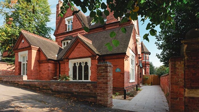 3 Bedroom Flat For Sale In Top Flat Castledene, Cavendish Road East, Nottingham, NG7