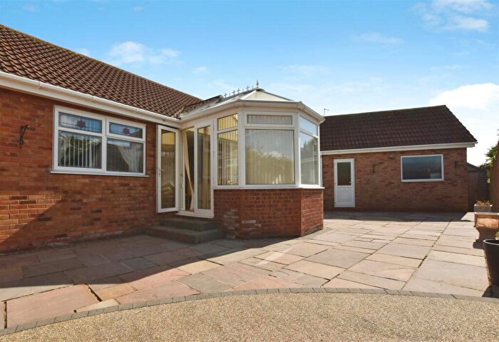 3 Bedroom Detached Bungalow For Sale In Hildyard Close, Hull, HU12