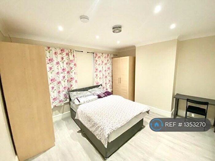 3 Bedroom End Of Terrace House To Rent In Longfellow Road, Gillingham, ME7