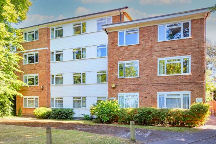 2 Bedroom Flat To Rent In West Hill, London, SW15