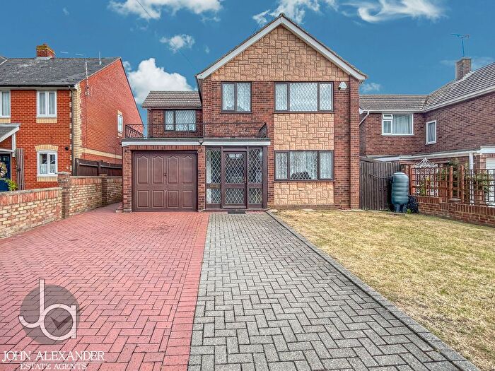 4 Bedroom Detached House To Rent In Straight Road, Colchester, CO3