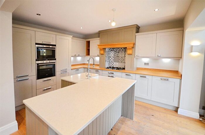4 Bedroom Semi-Detached House To Rent In Henley Road, Caversham, Reading, RG4