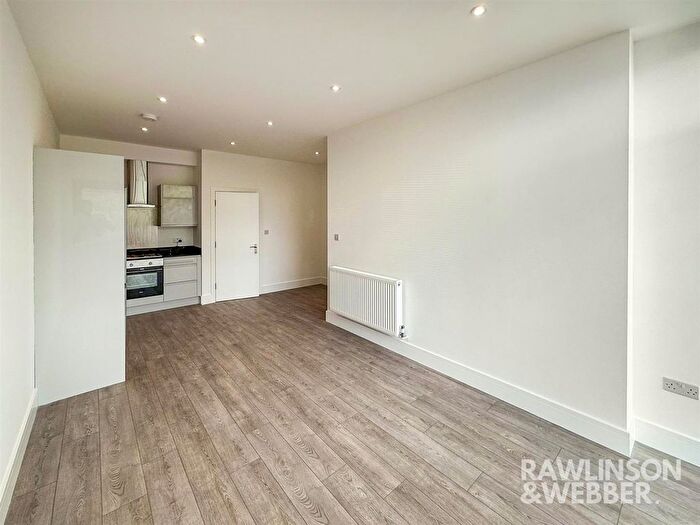 1 Bedroom Flat To Rent In Molesey Road, West Molesey, KT8