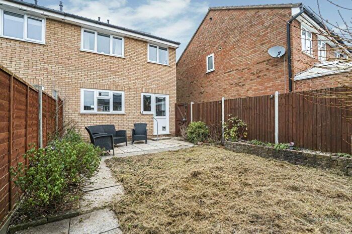 1 Bedroom Flat To Rent In The Paddock, Bishops Stortford, Hertfordshire, CM23