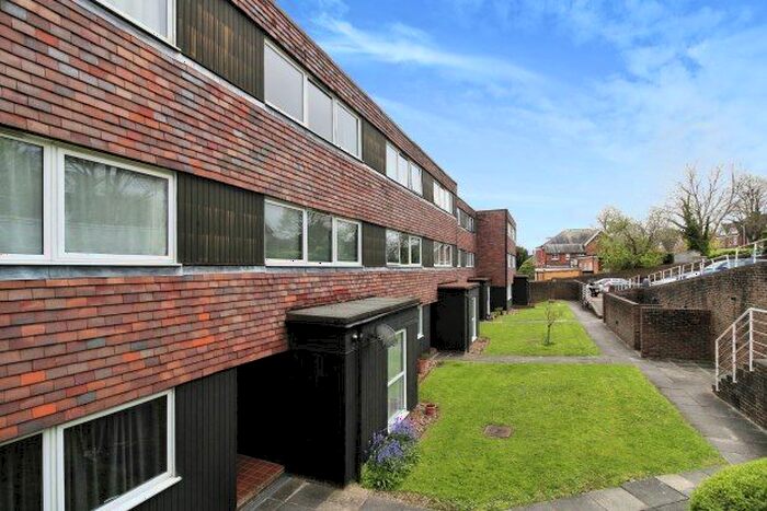 1 Bedroom Flat To Rent In Eleanor Close, Lewes, BN7