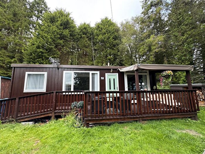 2 Bedroom Park Home For Sale In Aberdovey/Aberdyfi, Gwynedd, LL35