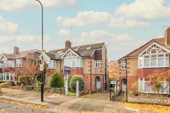 4 Bedroom Property To Rent In Ainsdale Road, London, W5