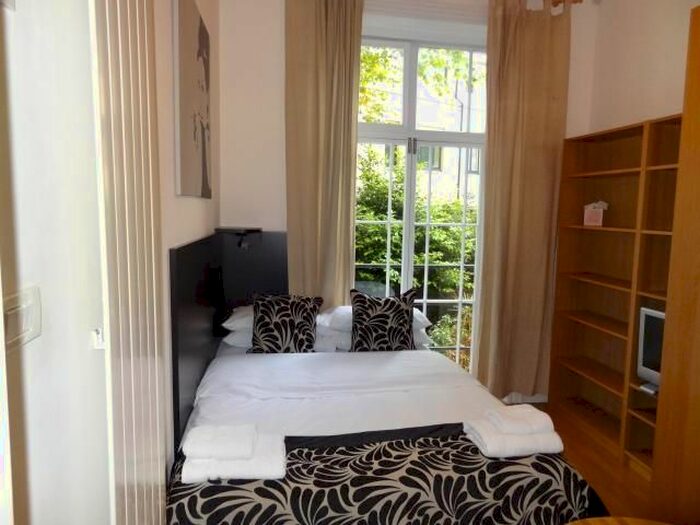 Studio To Rent In Cartwright Gardens, Bloomsbury, London, WC1H