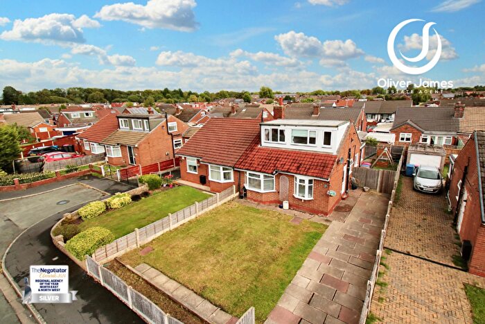 3 Bedroom Semi-Detached Bungalow For Sale In Newlands Avenue, Irlam, M44
